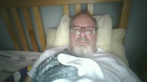 Snapshot of 2003dynawideglide chatting on January 6, 3:51 pm 2003dynawideglide online show from January 6, 3:51 pm
