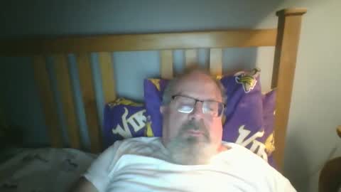 Snapshot of 2003dynawideglide chatting on September 27, 2:42 am 2003dynawideglide online show from September 27, 2:42 am
