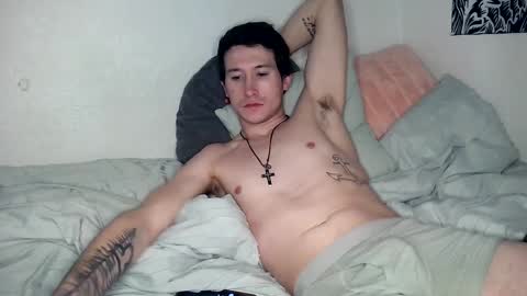 Snapshot of 21yearsy0ung9icheshung chatting on March 7, 2:15 am AlecurClit online show from March 7, 2:15 am