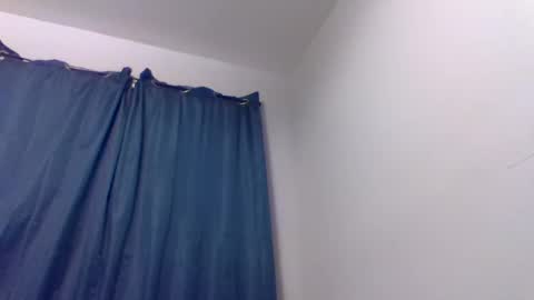 Snapshot of 21yearsy0ung9icheshung chatting on December 10, 11:21 pm AlecurClit online show from December 10, 11:21 pm