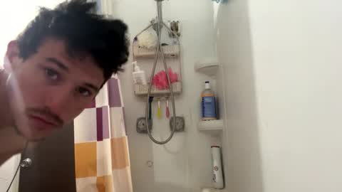 Snapshot of 21yearsy0ung9icheshung chatting on September 9, 11:36 pm AlecurClit online show from September 9, 11:36 pm