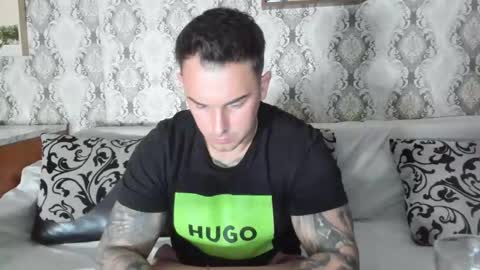 Snapshot of 2sexymuscles chatting on March 6, 8:37 pm 2sexymuscles online show from March 6, 8:37 pm
