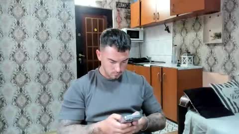 Snapshot of 2sexymuscles chatting on September 19, 9:36 pm 2sexymuscles online show from September 19, 9:36 pm