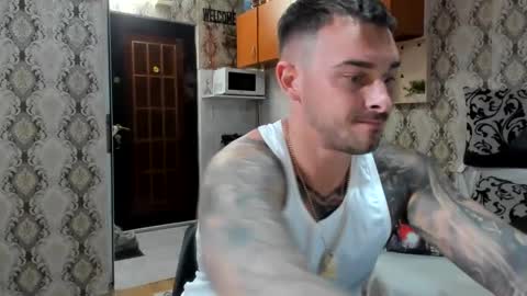 Snapshot of 2sexymuscles chatting on October 1, 7:51 pm 2sexymuscles online show from October 1, 7:51 pm