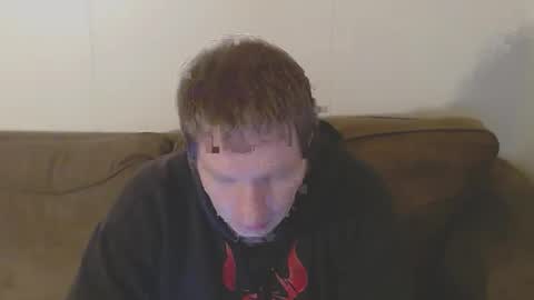 2small4you83 online show from February 18, 12:59 am