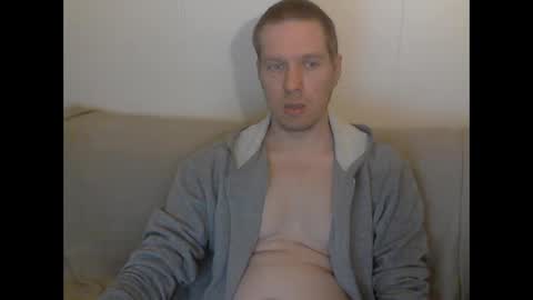 2small4you83 online show from February 23, 11:28 pm