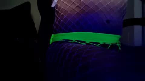 1 online show from October 13, 1:33 am