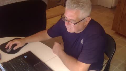 Snapshot of 55mnc chatting on October 10, 10:57 pm Joe online show from October 10, 10:57 pm