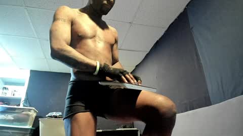 Snapshot of 5hbk chatting on January 2, 11:38 pm Tettaz GetitJusy4ya online show from January 2, 11:38 pm