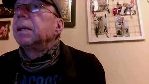 Snapshot of 64shorty chatting on October 9, 9:03 am 64shorty online show from October 9, 9:03 am