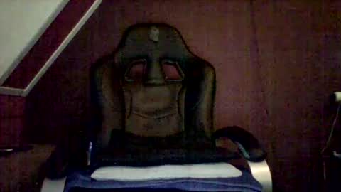 7inchbigger online show from March 10, 8:01 pm