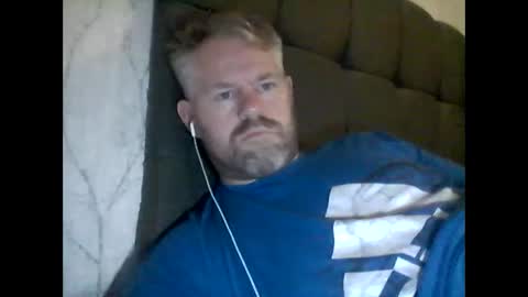 Snapshot of 81jonnyx chatting on December 21, 10:52 pm 81jonnyx online show from December 21, 10:52 pm