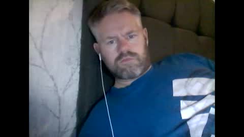 Snapshot of 81jonnyx chatting on December 20, 2:38 pm 81jonnyx online show from December 20, 2:38 pm