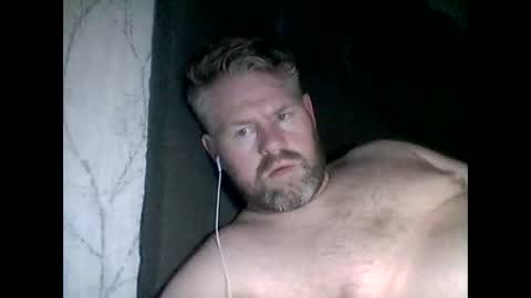 Snapshot of 81jonnyx chatting on February 20, 12:52 am 81jonnyx online show from February 20, 12:52 am