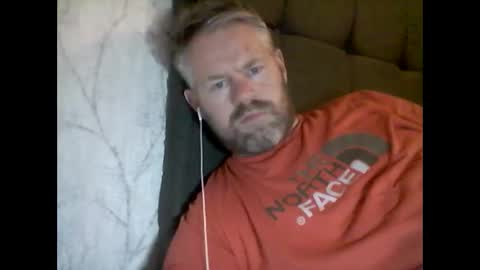 Snapshot of 81jonnyx chatting on January 3, 3:55 pm 81jonnyx online show from January 3, 3:55 pm