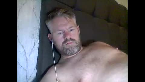 Snapshot of 81jonnyx chatting on December 15, 10:48 pm 81jonnyx online show from December 15, 10:48 pm