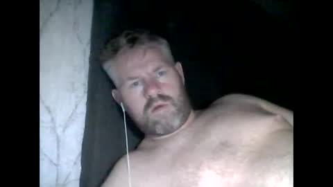 Snapshot of 81jonnyx chatting on December 17, 9:49 pm 81jonnyx online show from December 17, 9:49 pm