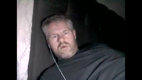 Snapshot of 81jonnyx chatting on December 7, 11:23 pm 81jonnyx online show from December 7, 11:23 pm