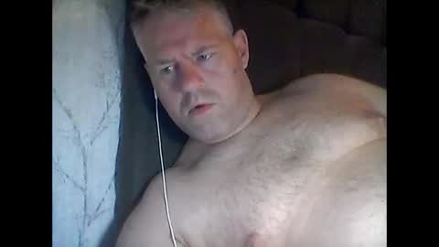 Snapshot of 81jonnyx chatting on October 2, 12:47 am 81jonnyx online show from October 2, 12:47 am