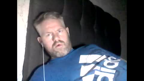 Snapshot of 81jonnyx chatting on December 12, 12:59 am 81jonnyx online show from December 12, 12:59 am