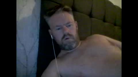 Snapshot of 81jonnyx chatting on December 21, 8:28 am 81jonnyx online show from December 21, 8:28 am