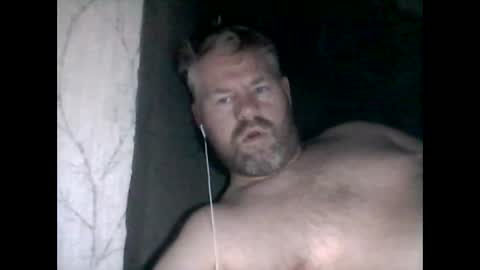 Snapshot of 81jonnyx chatting on January 3, 5:17 am 81jonnyx online show from January 3, 5:17 am