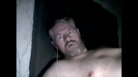 Snapshot of 81jonnyx chatting on December 4, 7:06 am 81jonnyx online show from December 4, 7:06 am