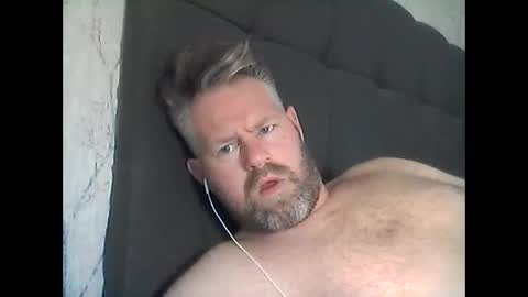 Snapshot of 81jonnyx chatting on March 11, 7:26 am 81jonnyx online show from March 11, 7:26 am