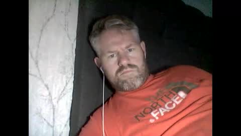 Snapshot of 81jonnyx chatting on December 23, 3:23 pm 81jonnyx online show from December 23, 3:23 pm