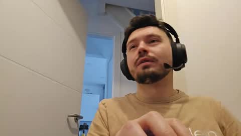 8inchdude93 online show from March 1, 8:58 am