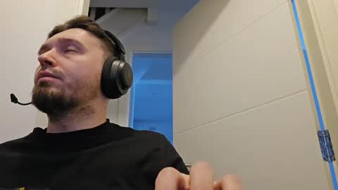 8inchdude93 online show from January 9, 10:09 am