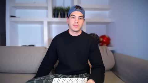 _aesthetic online show from November 12, 7:19 pm