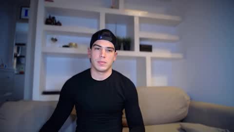 _aesthetic online show from February 3, 3:39 pm