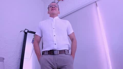 _axelking_ online show from March 3, 11:50 am