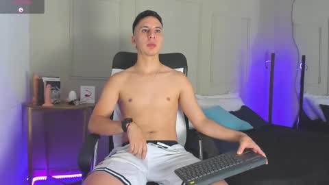 Snapshot of _bruno_bs chatting on December 20, 1:00 pm BRUNO online show from December 20, 1:00 pm