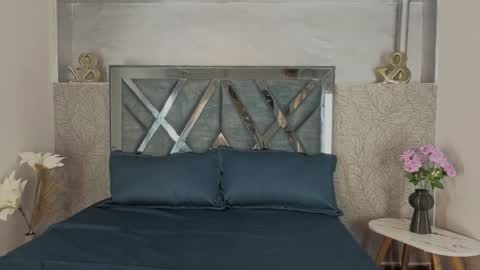 Dante online show from December 3, 8:15 pm