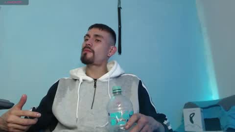 Snapshot of _delacruz911_ chatting on February 10, 2:52 am delacruz online show from February 10, 2:52 am