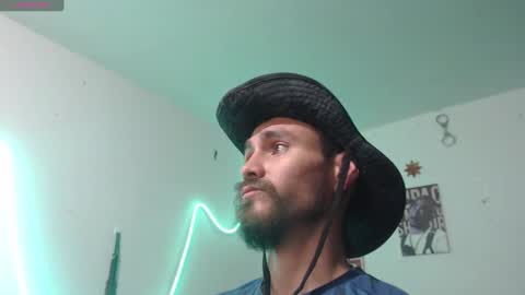 Snapshot of _delacruz911_ chatting on January 27, 3:04 am delacruz online show from January 27, 3:04 am