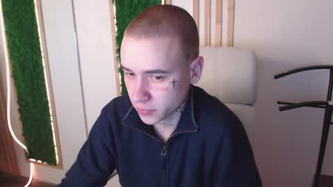 _honeyberry_ online show from March 4, 9:00 pm