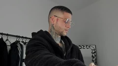 jeison online show from October 16, 11:24 pm