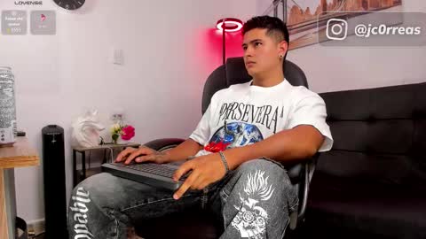 _juanes__ online show from October 25, 10:33 pm