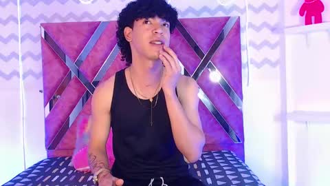 _king_hot1_ online show from February 20, 11:31 am