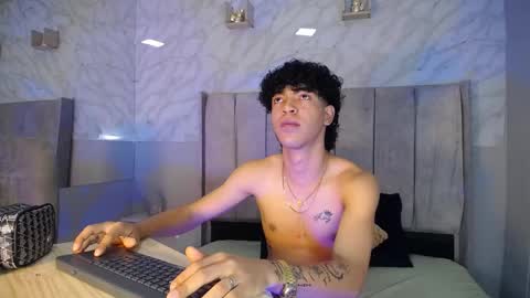 _king_hot1_ online show from March 7, 1:20 am