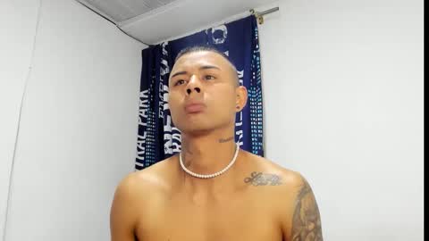 _logan_colton_ online show from November 14, 1:20 am