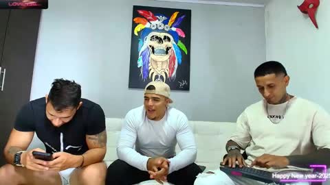 Snapshot of _luxury_23 chatting on February 8, 6:22 pm STIVEN online show from February 8, 6:22 pm