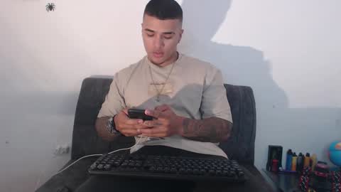 Snapshot of _luxury_23 chatting on January 27, 12:48 pm STIVEN online show from January 27, 12:48 pm