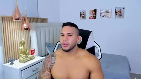 _matthew_santos_ online show from May 6, 2:01 am
