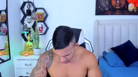 _matthew_santos_ online show from October 12, 8:03 pm