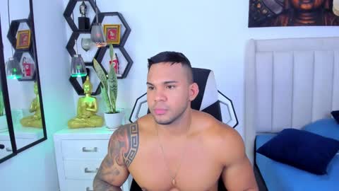 _matthew_santos_ online show from October 13, 8:04 pm