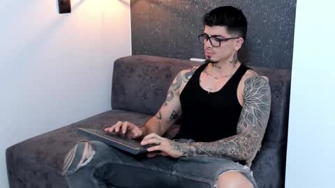 _mrcock_ online show from February 26, 6:37 am